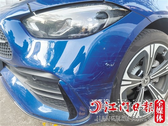 許多車主都有停車時(shí)被剮蹭的經(jīng)歷。