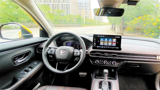 內(nèi)飾方面，致在沿用了最新的家族化設(shè)計(jì)。