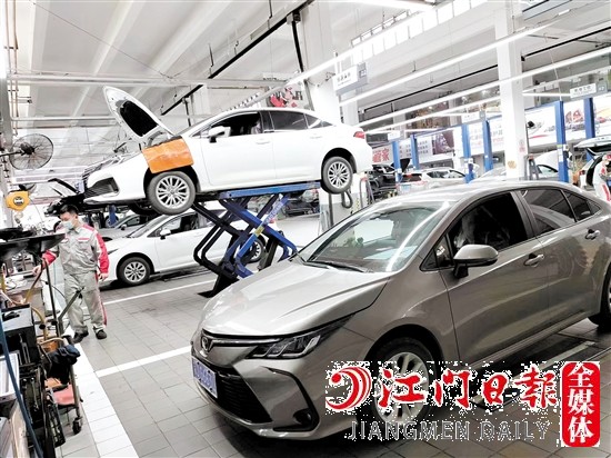 4S店迎來節(jié)前車輛檢修保養(yǎng)高峰。