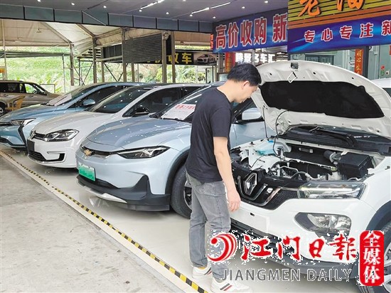 今年以來，消費(fèi)者購(gòu)買二手車熱情高漲。