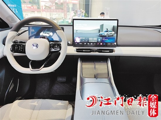 合創(chuàng)A06內(nèi)飾整體簡潔大氣。