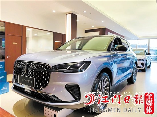 全新林肯冒險(xiǎn)家大氣優(yōu)雅。