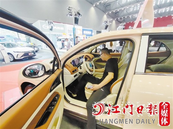 車展方便消費(fèi)者貨比三家。