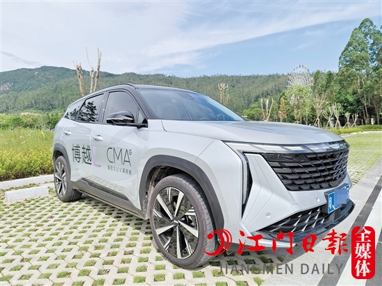 從外觀上看，吉利博越L時尚又科幻。