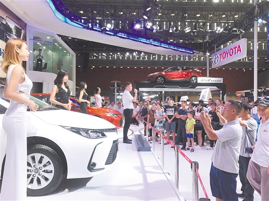 每屆“十一”車展都有眾多新車亮相，吸引消費(fèi)者的目光。
