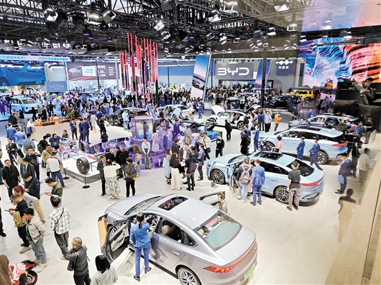 自主品牌展區(qū)人氣旺。