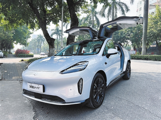 昊鉑HT的外觀既時(shí)尚又豪華。