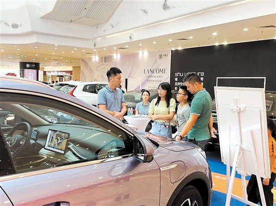 消費者購車時建議選擇口碑好的經(jīng)銷商。