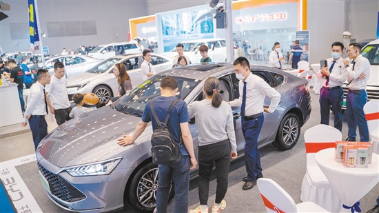 往屆的“五一”車展均吸引許多消費者目光。