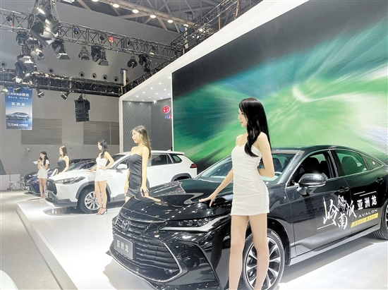 往屆本報舉辦的大型車展，都能看到不少新車現(xiàn)場上市。