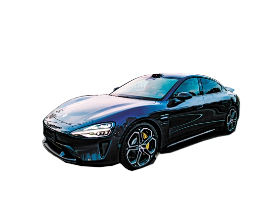 小米SU7創(chuàng)始版外觀“拉風(fēng)”。