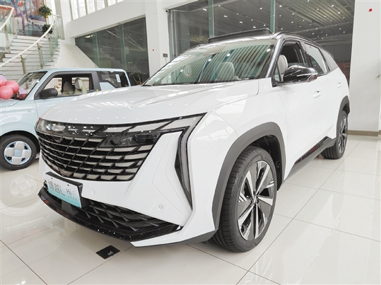 新款吉利博越L外觀時(shí)尚運(yùn)動(dòng)。