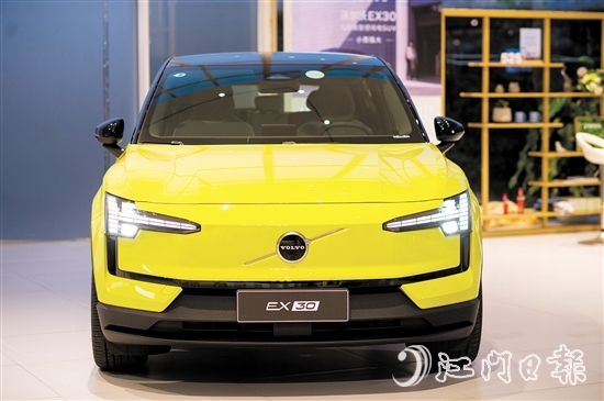 沃爾沃EX30整車看起來科技感十足。